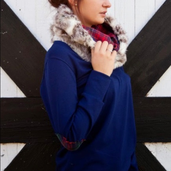 Teaka Marie Accessories - 🌲 SALE 🌲 Faux Fox Fur Cowl Neck Warmer 🧣